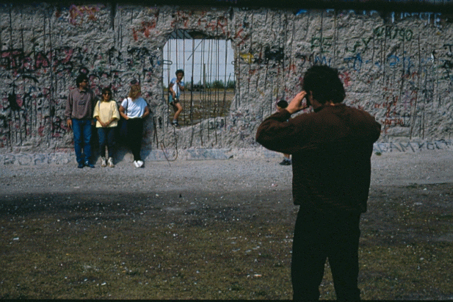 portret Berlin wall remnants